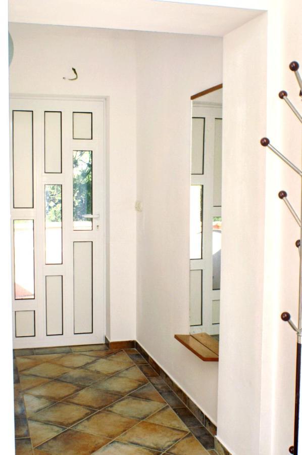 Family Friendly Seaside Apartments Vlasici, Pag - 4319 Экстерьер фото