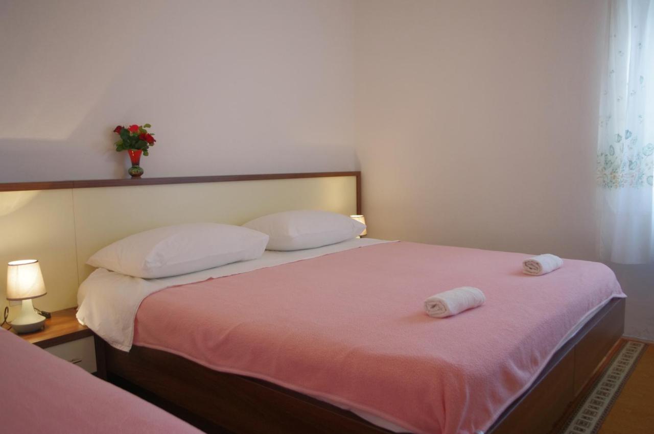Family Friendly Seaside Apartments Vlasici, Pag - 4319 Экстерьер фото