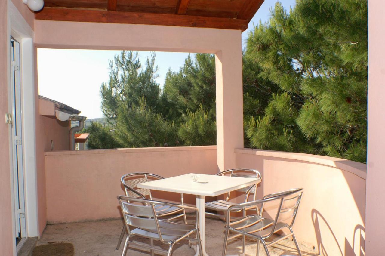 Family Friendly Seaside Apartments Vlasici, Pag - 4319 Экстерьер фото