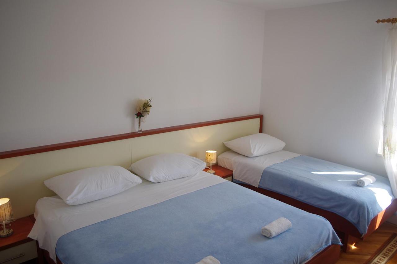 Family Friendly Seaside Apartments Vlasici, Pag - 4319 Экстерьер фото