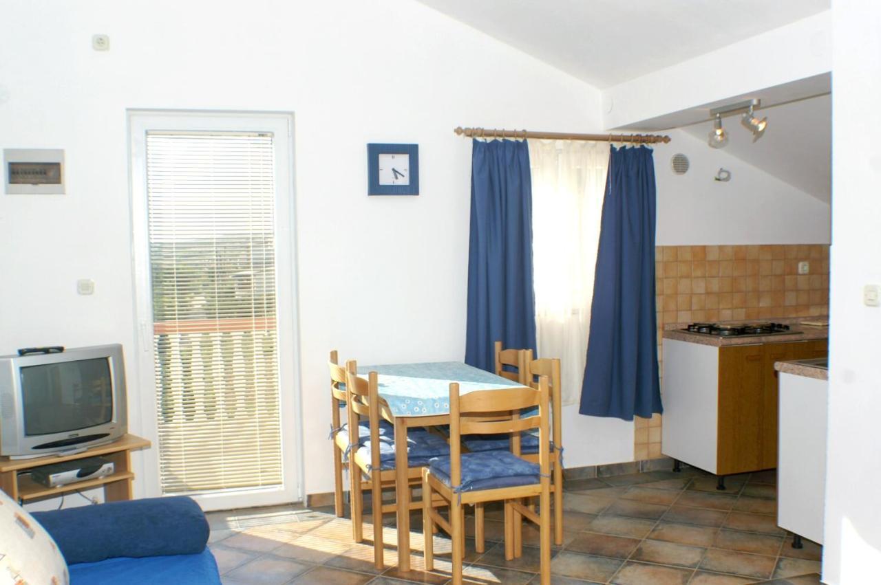 Family Friendly Seaside Apartments Vlasici, Pag - 4319 Экстерьер фото