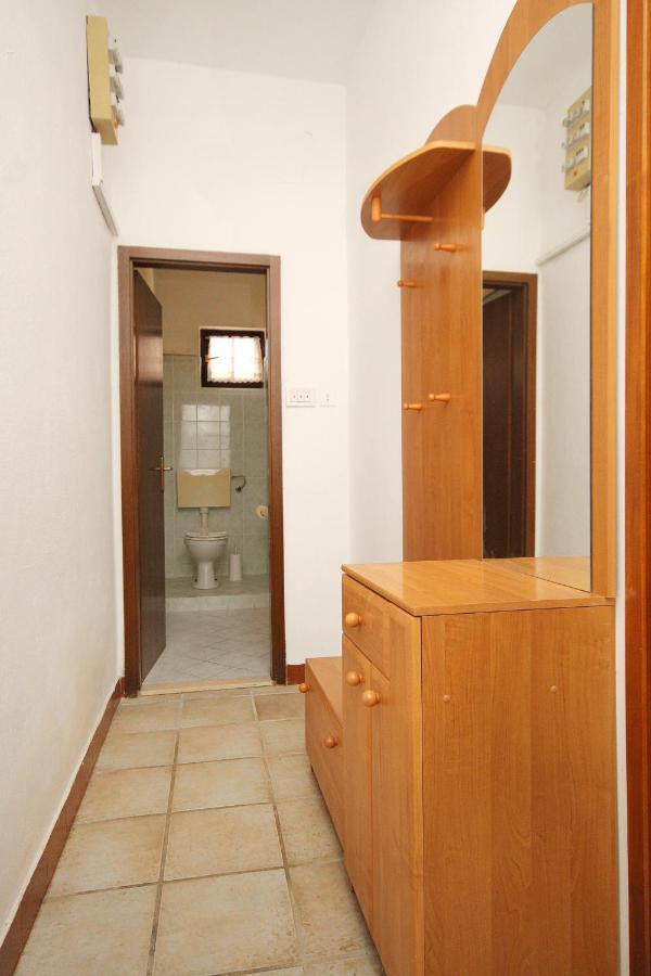 Family Friendly Seaside Apartments Vlasici, Pag - 4319 Экстерьер фото